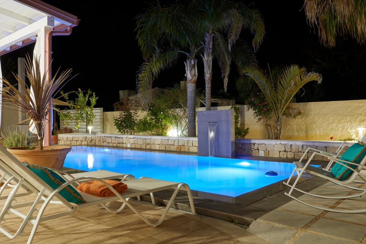 Villa Zamia Con Piscina Santa Maria Del Focallo Eksteriør bilde