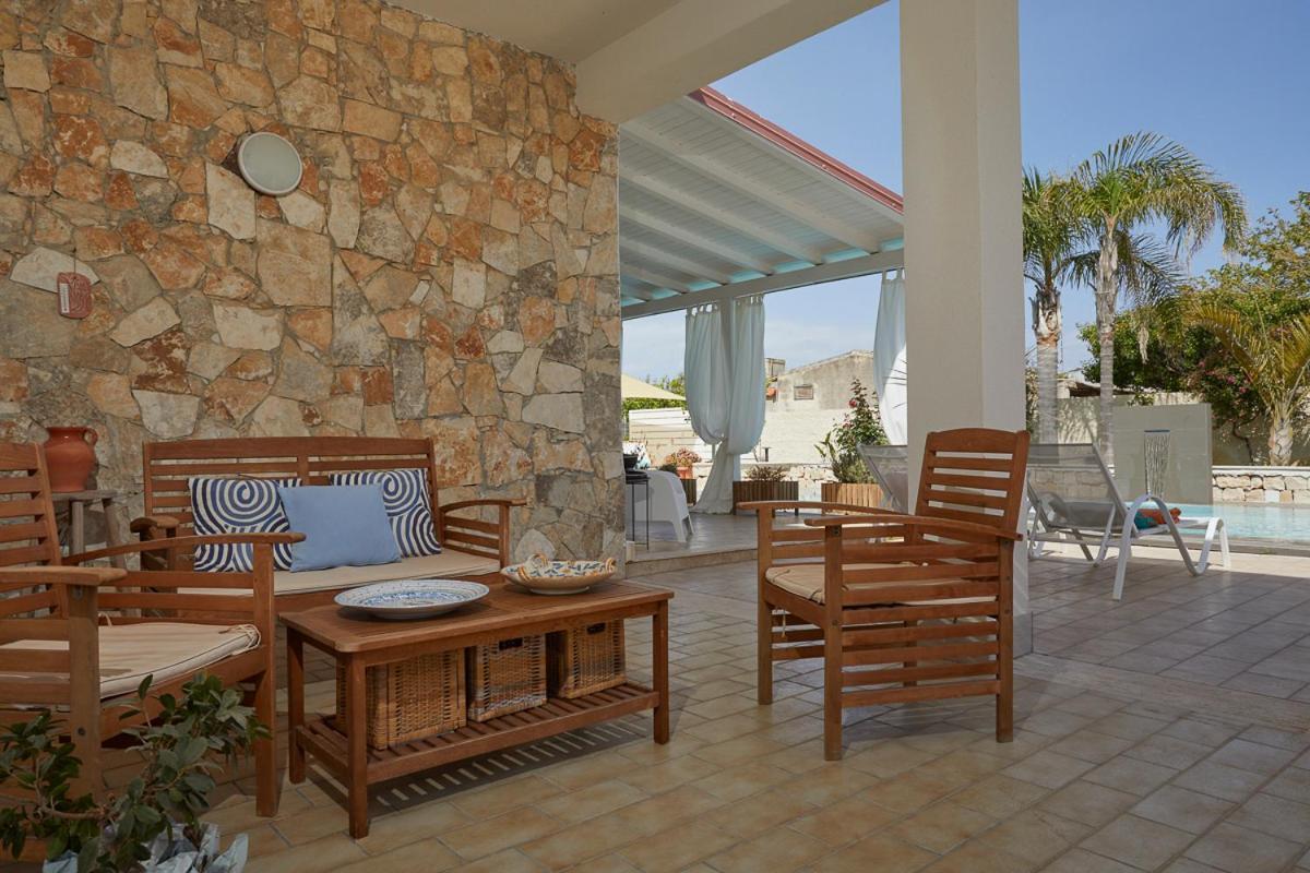 Villa Zamia Con Piscina Santa Maria Del Focallo Eksteriør bilde