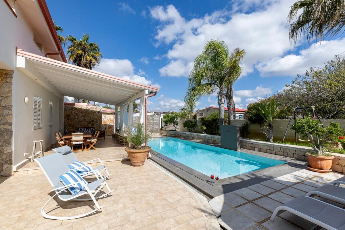 Villa Zamia Con Piscina Santa Maria Del Focallo Eksteriør bilde
